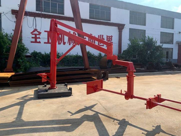 Molten iron casting manipulator