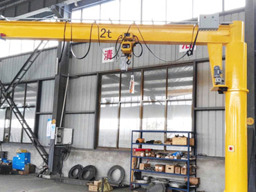 The cantilever crane is easy to operate and maintain